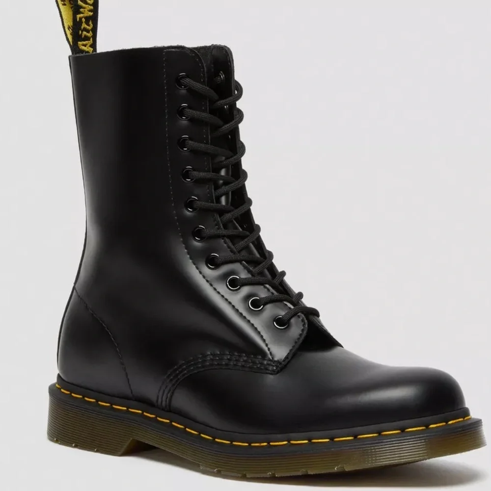 1490 SMOOTH LEATHER MID CALF BOOTS DR MARTENS
**MADE IN ENGLAND** - Picture 1 of 5